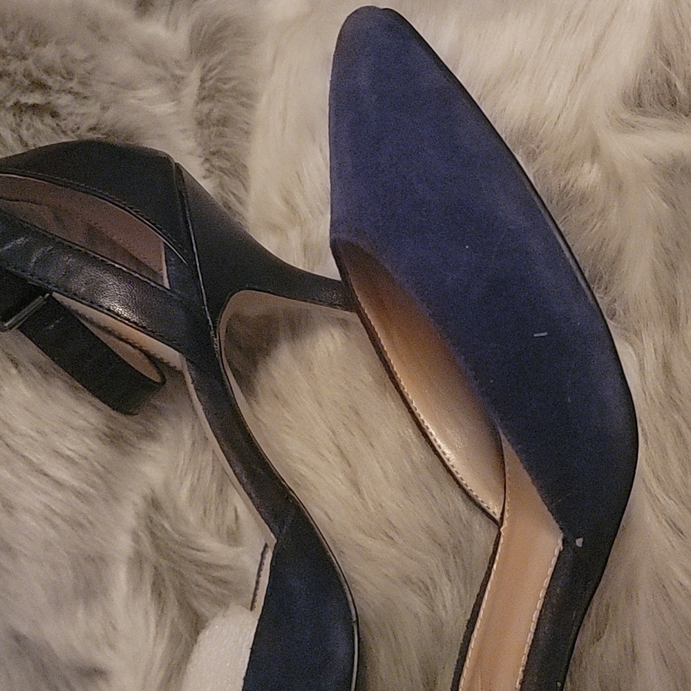 🎁🎁🎁🎁 Heels - Picture 3 of 8